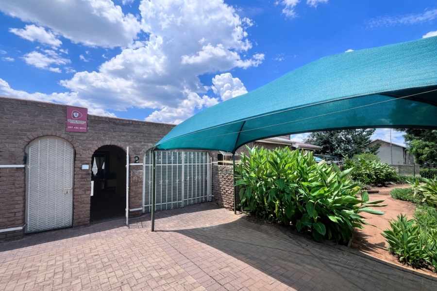3 Bedroom Property for Sale in Pellissier Free State